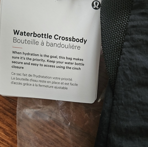 BNWT LULULEMON WATERBOTTLE CROSSBODY - Picture 5 of 8